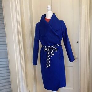 Gorgeous Italian coat, in Royal blue, size medium, stand out in a crowd